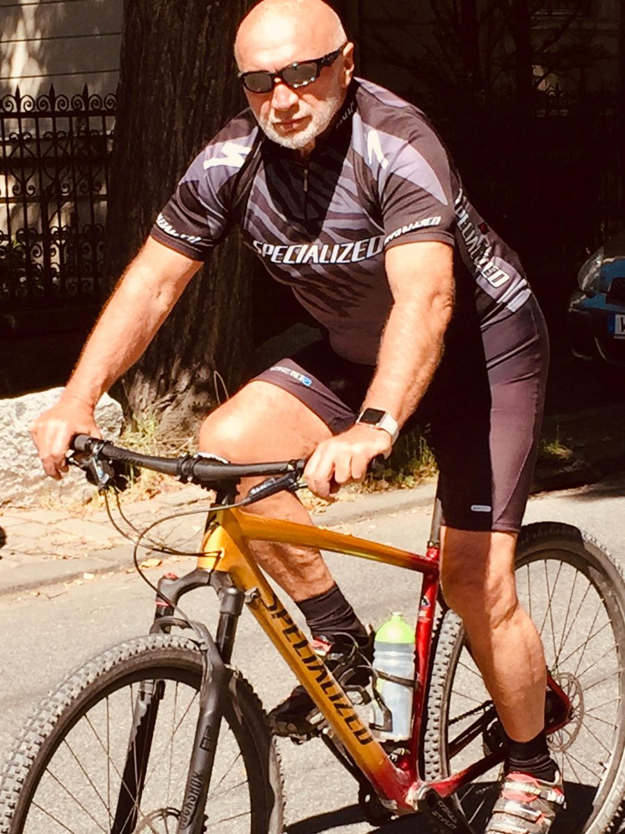 Wolfgang Thust auf dem Mountainbike